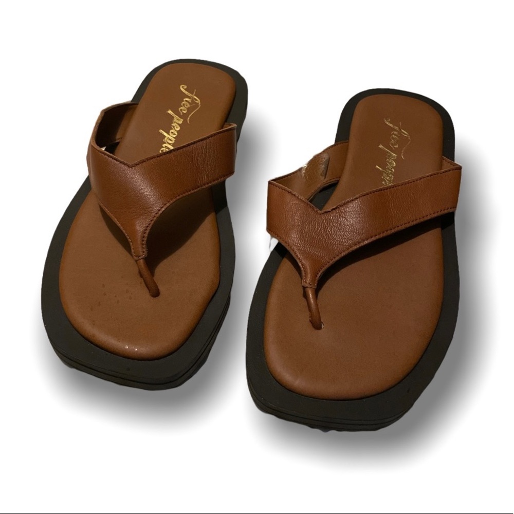 Free People Flip Flop Sandals Tan/Brown Sz 38 7.5/8 NEW